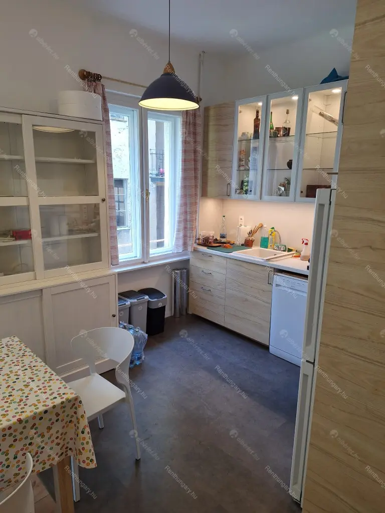 Kiadó albérlet 330000 Ft/hó áron: Budapest, I. kerület  Attila út. Mérete: 83 nm, 2 szobás | Alberlet.hu - 6672133