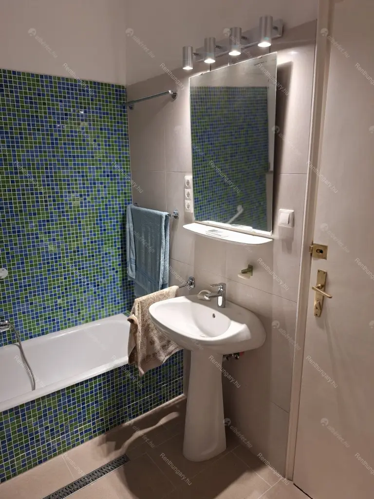 Kiadó albérlet 330000 Ft/hó áron: Budapest, I. kerület  Attila út. Mérete: 83 nm, 2 szobás | Alberlet.hu - 6672136