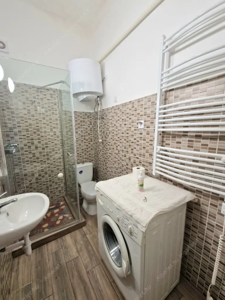 Kiadó albérlet 200000 Ft/hó áron: Budapest, I. kerület  Avar utca. Mérete: 39 nm, 1 szobás | Alberlet.hu - 6578257