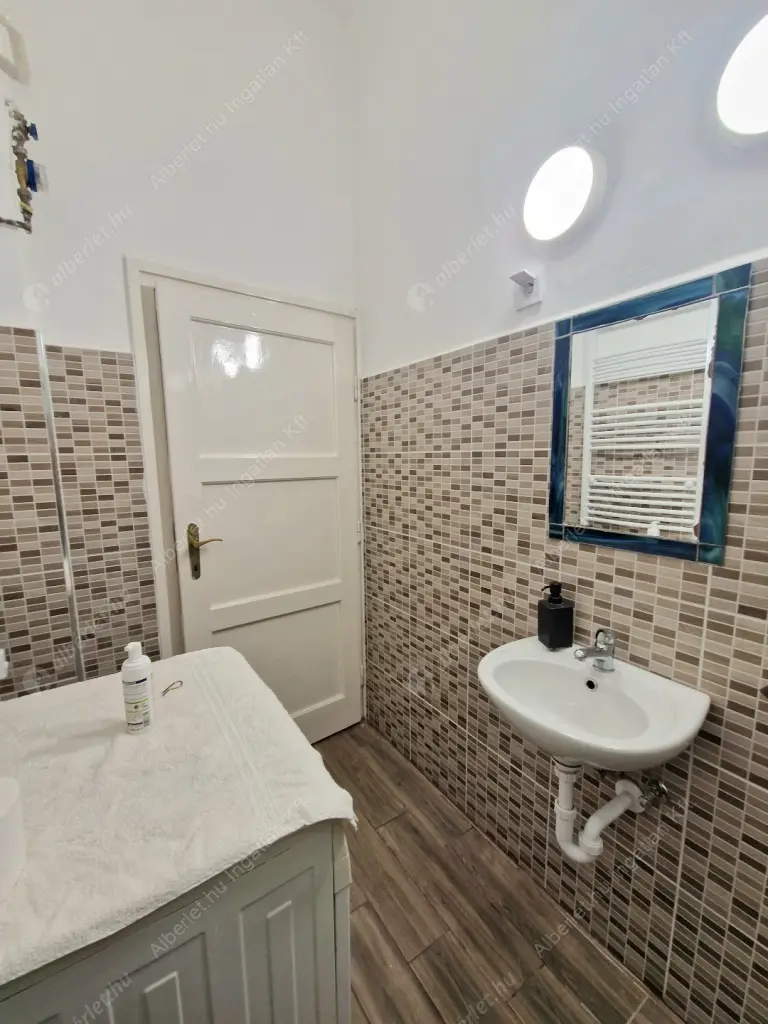 Kiadó albérlet 200000 Ft/hó áron: Budapest, I. kerület  Avar utca. Mérete: 39 nm, 1 szobás | Alberlet.hu - 6578261