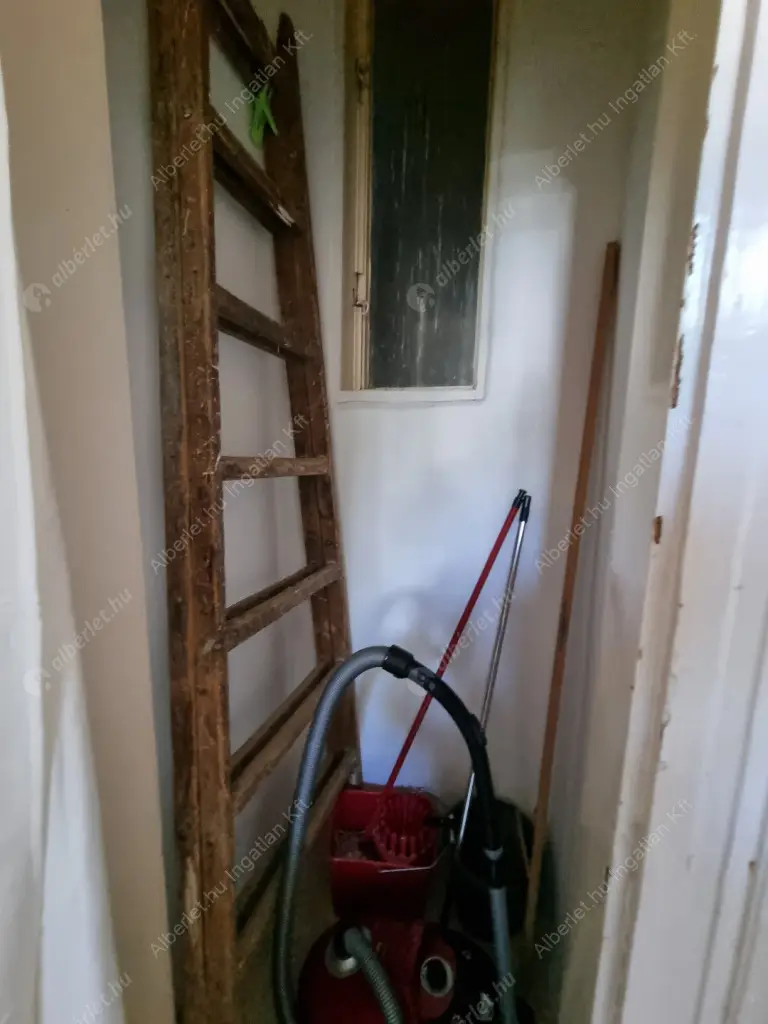 Kiadó albérlet 249000 Ft/hó áron: Budapest, I. kerület  Batthyány tér. Mérete: 74 nm, 2 szobás | Alberlet.hu - 6561659