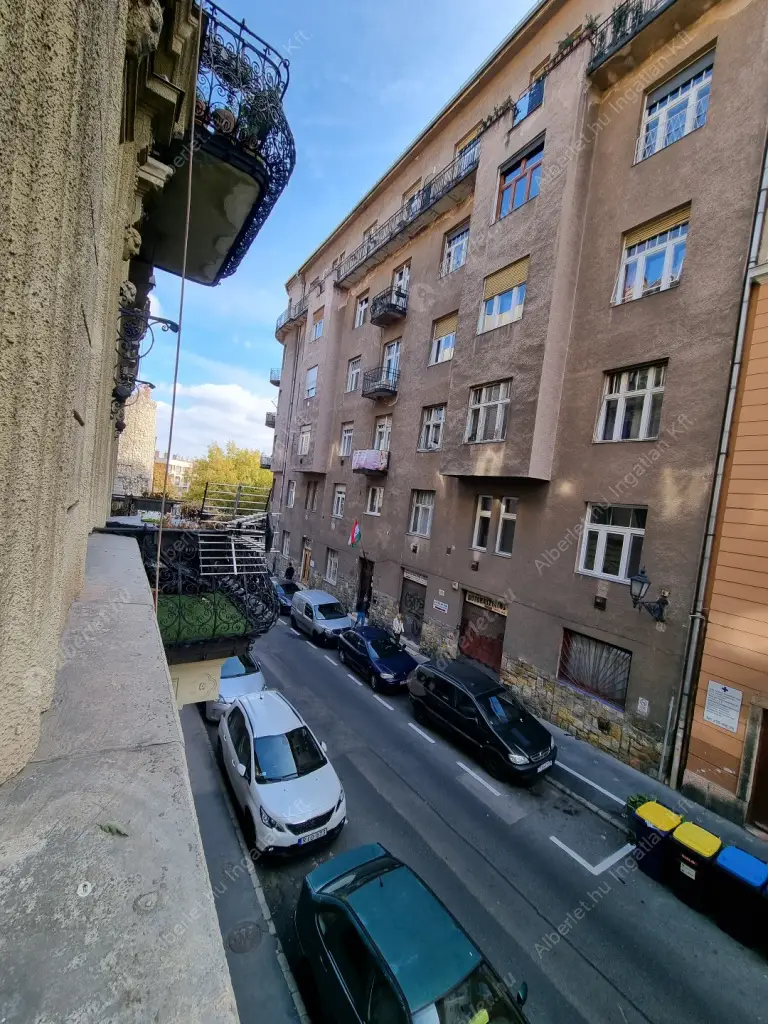 Kiadó albérlet 249000 Ft/hó áron: Budapest, I. kerület  Batthyány tér. Mérete: 74 nm, 2 szobás | Alberlet.hu - 6561665