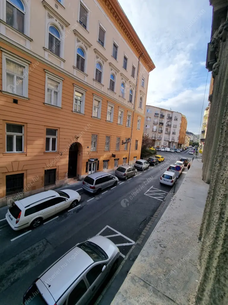 Kiadó albérlet 249000 Ft/hó áron: Budapest, I. kerület  Batthyány tér. Mérete: 74 nm, 2 szobás | Alberlet.hu - 6561666