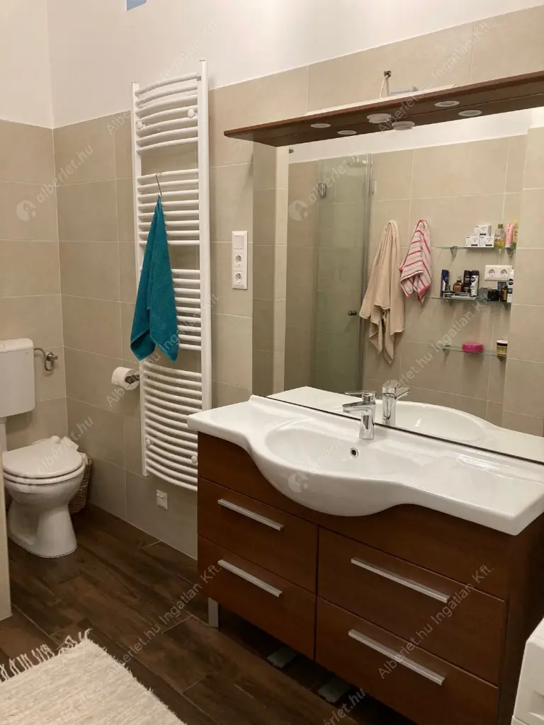 Kiadó albérlet 650000 Ft/hó áron: Budapest, I. kerület  Batthyány utca. Mérete: 105 nm, 3 szobás | Alberlet.hu - 5839785