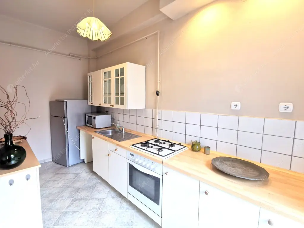 Kiadó albérlet 400000 Ft/hó áron: Budapest, I. kerület  Batthyány utca. Mérete: 105 nm, 3 szobás | Alberlet.hu - 6557618