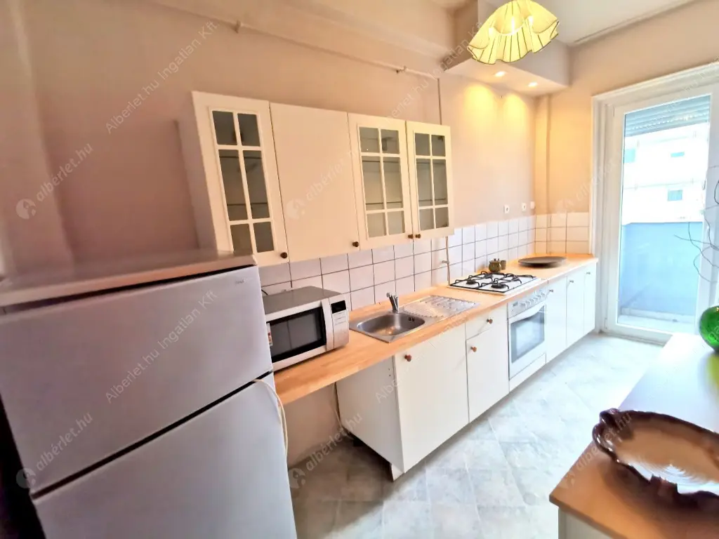 Kiadó albérlet 400000 Ft/hó áron: Budapest, I. kerület  Batthyány utca. Mérete: 105 nm, 3 szobás | Alberlet.hu - 6557621