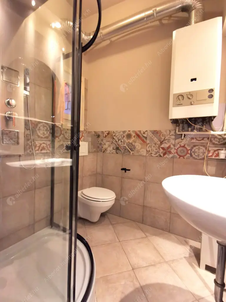 Kiadó albérlet 400000 Ft/hó áron: Budapest, I. kerület  Batthyány utca. Mérete: 105 nm, 3 szobás | Alberlet.hu - 6557628