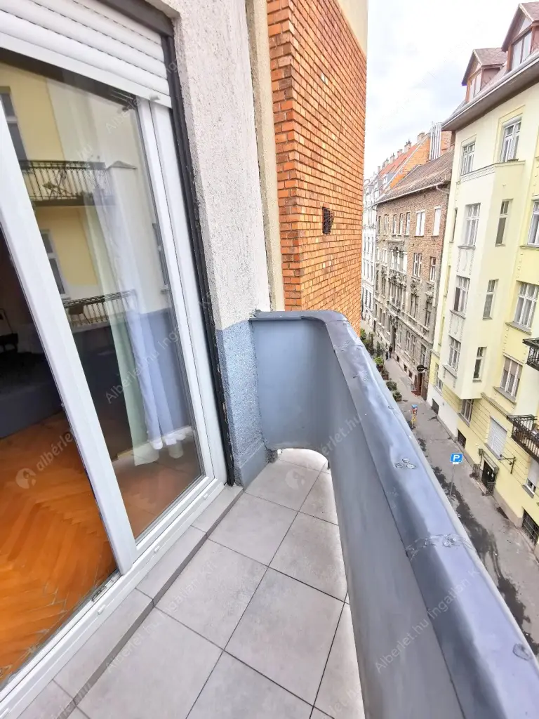 Kiadó albérlet 400000 Ft/hó áron: Budapest, I. kerület  Batthyány utca. Mérete: 105 nm, 3 szobás | Alberlet.hu - 6557634