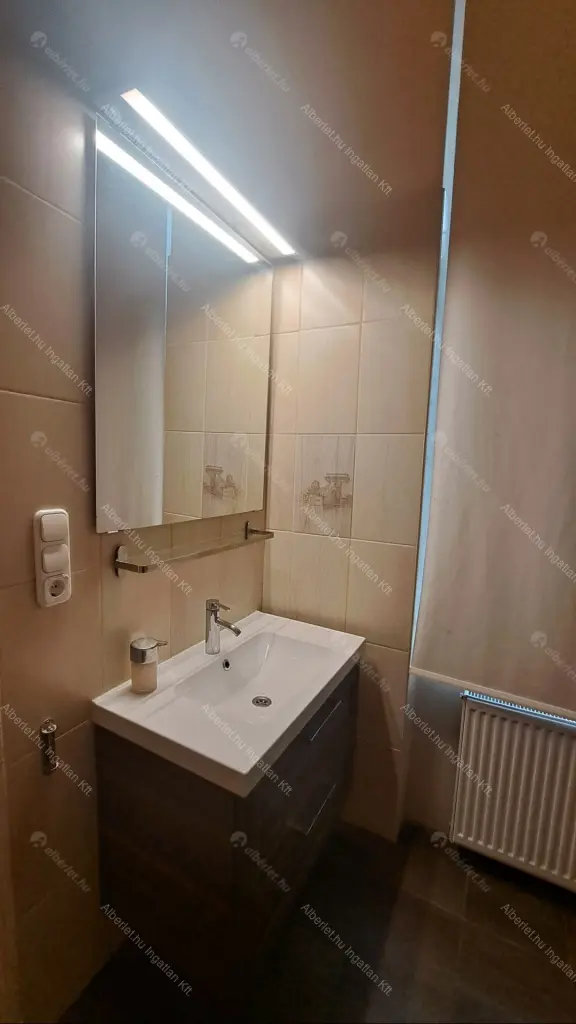 Kiadó albérlet 300000 Ft/hó áron: Budapest, I. kerület  Batthyány utca. Mérete: 53 nm, 2 szobás | Alberlet.hu - 6698518