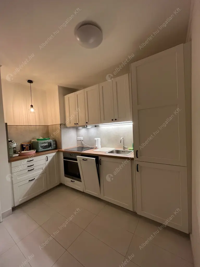 Kiadó albérlet 340000 Ft/hó áron: Budapest, I. kerület  Batthyány utca. Mérete: 60 nm, 2 szobás | Alberlet.hu - 6555037
