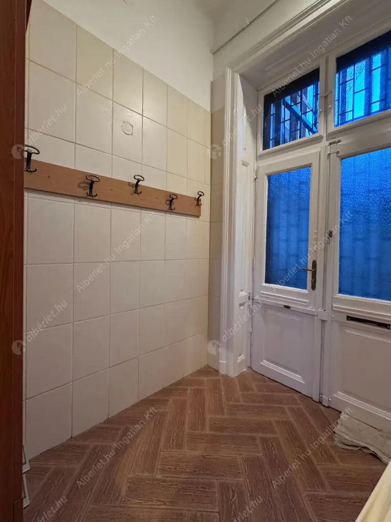 Kiadó albérlet 305000 Ft/hó áron: Budapest, I. kerület  Batthyány utca. Mérete: 73 nm, 3 szobás | Alberlet.hu - 6585117