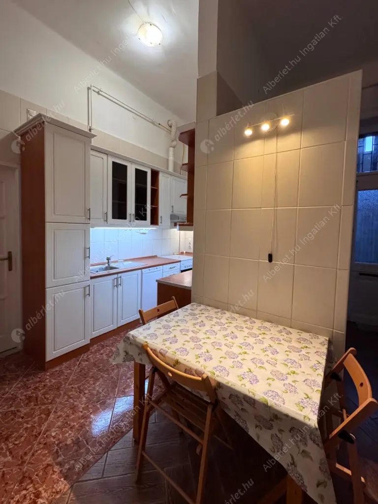 Kiadó albérlet 305000 Ft/hó áron: Budapest, I. kerület  Batthyány utca. Mérete: 73 nm, 3 szobás | Alberlet.hu - 6594001