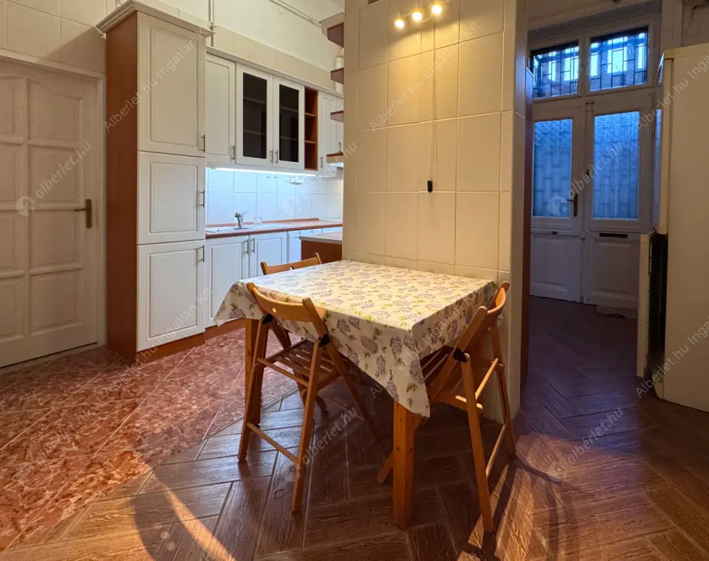 Kiadó albérlet 305000 Ft/hó áron: Budapest, I. kerület  Batthyány utca. Mérete: 73 nm, 3 szobás | Alberlet.hu - 6594017