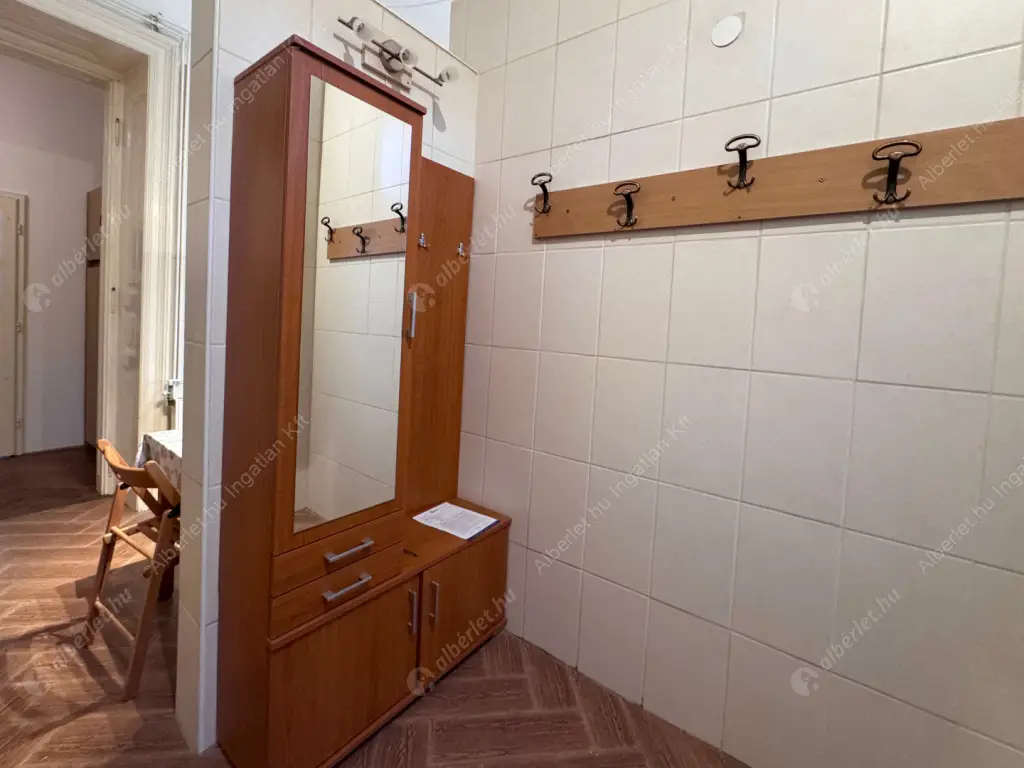 Kiadó albérlet 305000 Ft/hó áron: Budapest, I. kerület  Batthyány utca. Mérete: 73 nm, 3 szobás | Alberlet.hu - 6594019