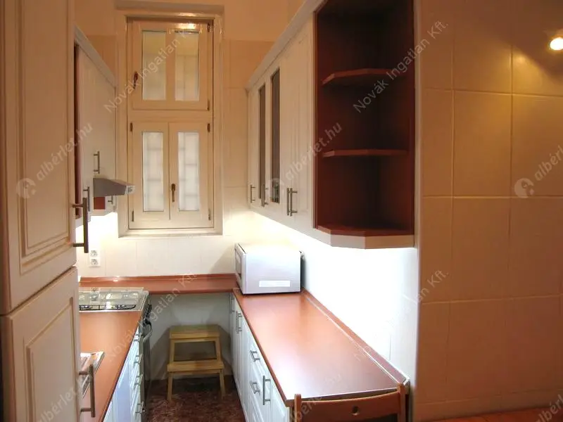 Kiadó albérlet 310000 Ft/hó áron: Budapest, I. kerület  Batthyány utca. Mérete: 73 nm, 3 szobás | Alberlet.hu - 6630819