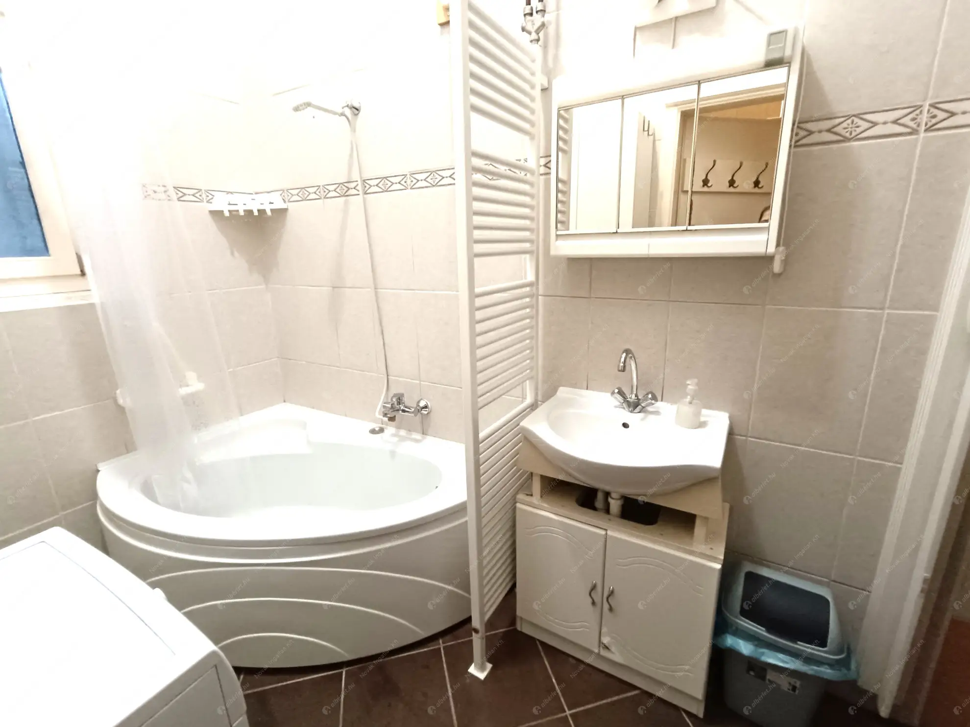 Kiadó albérlet 310000 Ft/hó áron: Budapest, I. kerület  Batthyány utca. Mérete: 73 nm, 3 szobás | Alberlet.hu - 6630826