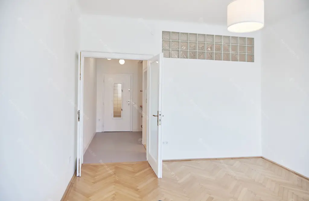 Kiadó albérlet 215000 Ft/hó áron: Budapest, I. kerület  Bem  rakpart . Mérete: 31 nm, 1 szobás | Alberlet.hu - 6661349