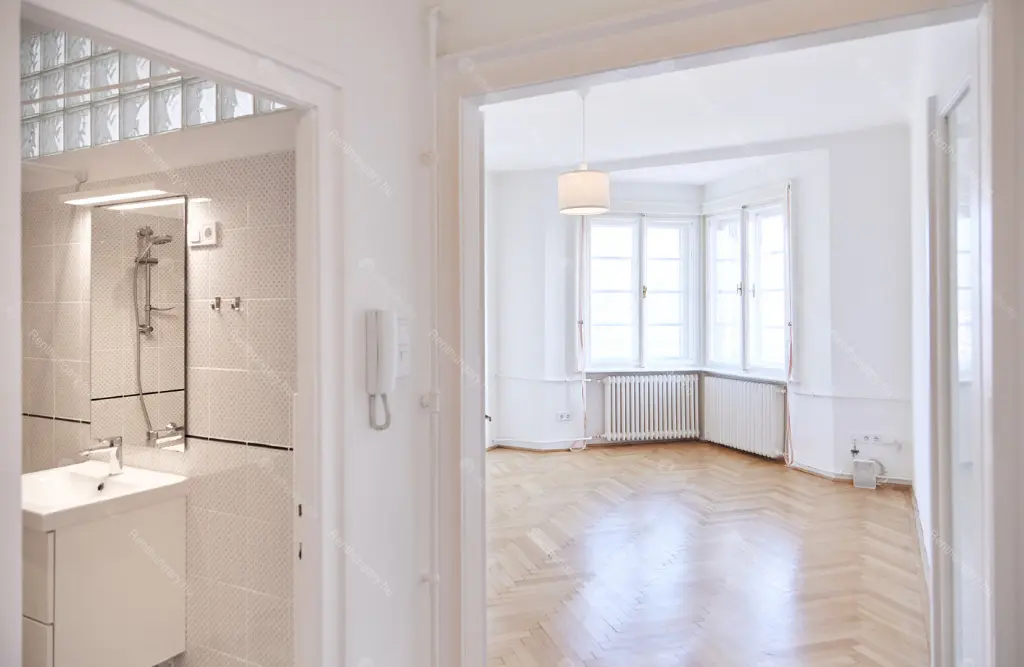 Kiadó albérlet 215000 Ft/hó áron: Budapest, I. kerület  Bem  rakpart . Mérete: 31 nm, 2 szobás | Alberlet.hu - 6659479