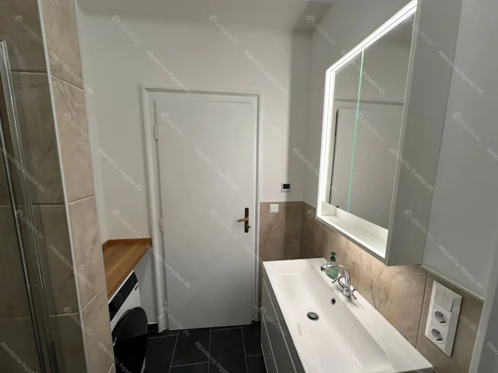 Kiadó albérlet 880000 Ft/hó áron: Budapest, I. kerület  Bem rakpart. Mérete: 125 nm, 4 szobás | Alberlet.hu - 6633546