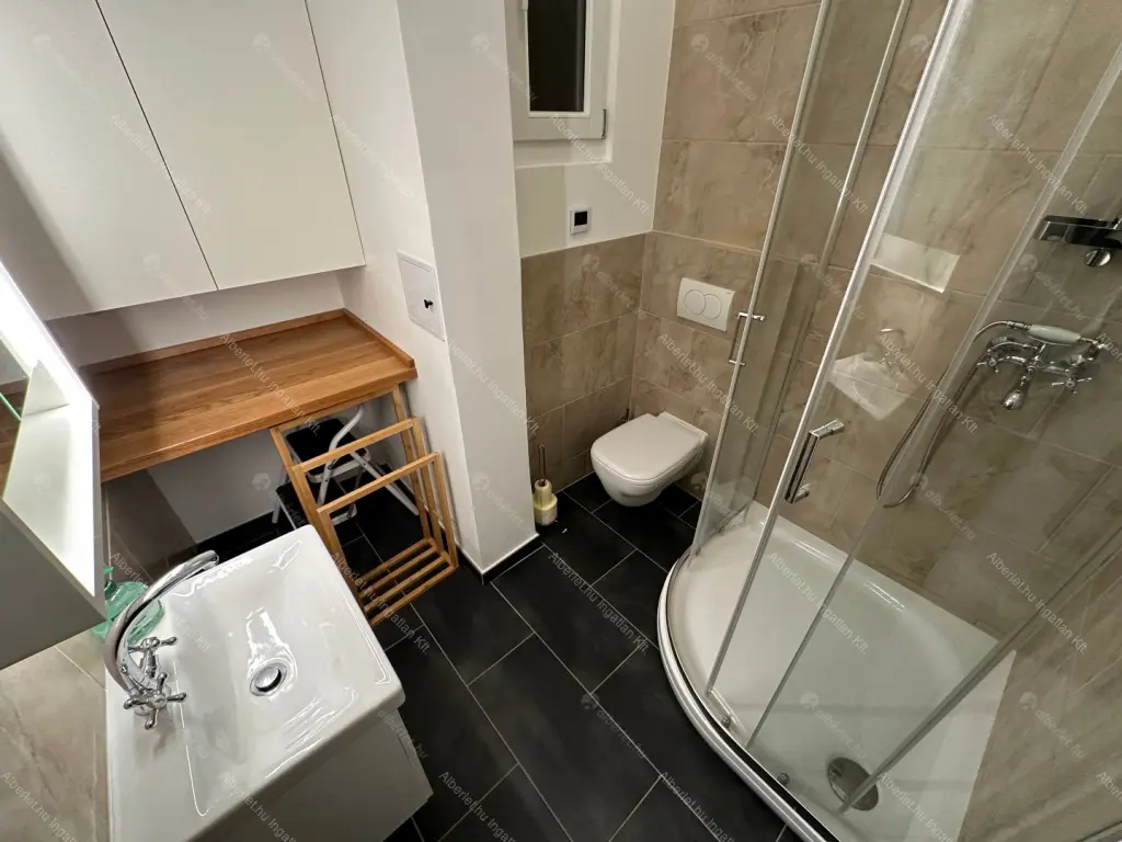 Kiadó albérlet 849000 Ft/hó áron: Budapest, I. kerület  Bem rakpart. Mérete: 125 nm, 4 szobás | Alberlet.hu - 6682312