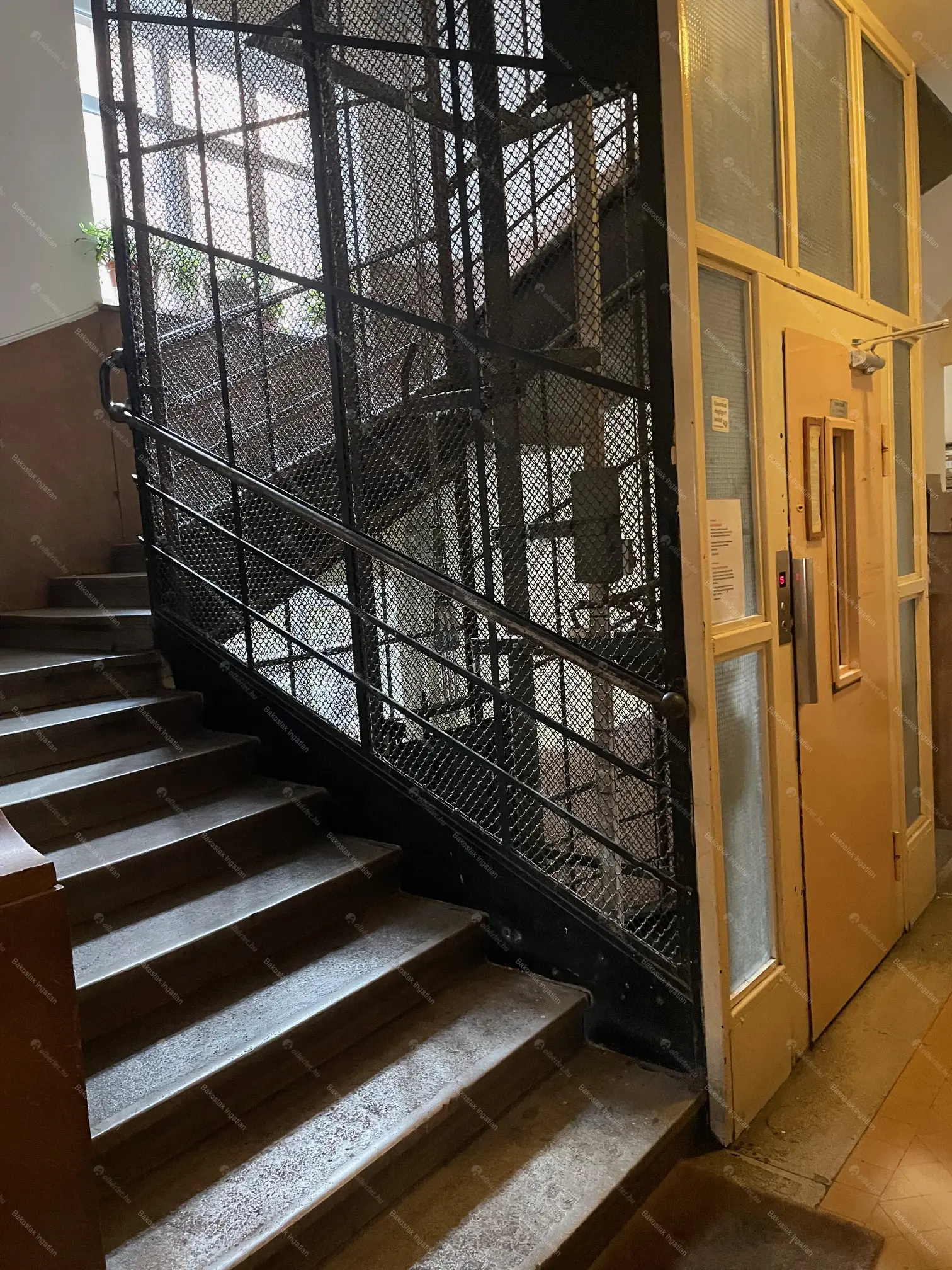 Kiadó albérlet 849000 Ft/hó áron: Budapest, I. kerület  Bem rakpart. Mérete: 125 nm, 5 szobás | Alberlet.hu - 6675331