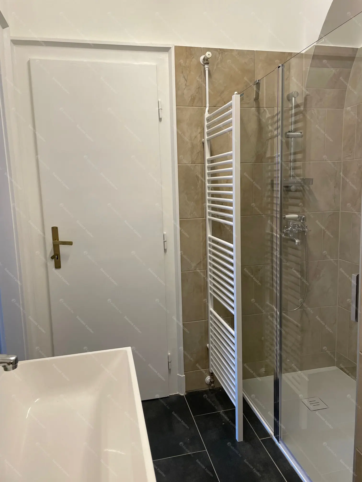 Kiadó albérlet 849000 Ft/hó áron: Budapest, I. kerület  Bem rakpart. Mérete: 125 nm, 5 szobás | Alberlet.hu - 6675344