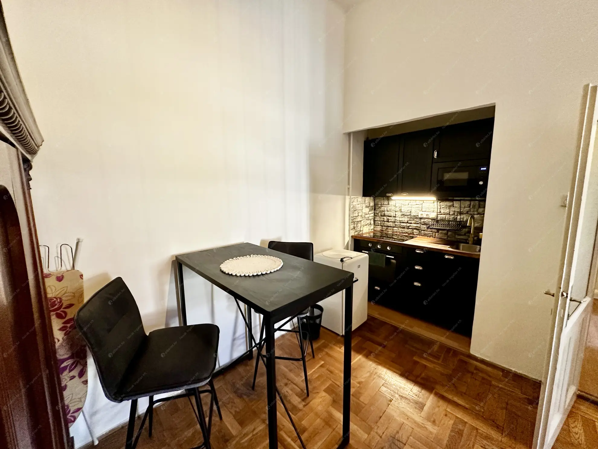 Kiadó albérlet 245000 Ft/hó áron: Budapest, I. kerület  Bem rakpart. Mérete: 35 nm, 2 szobás | Alberlet.hu - 6575238