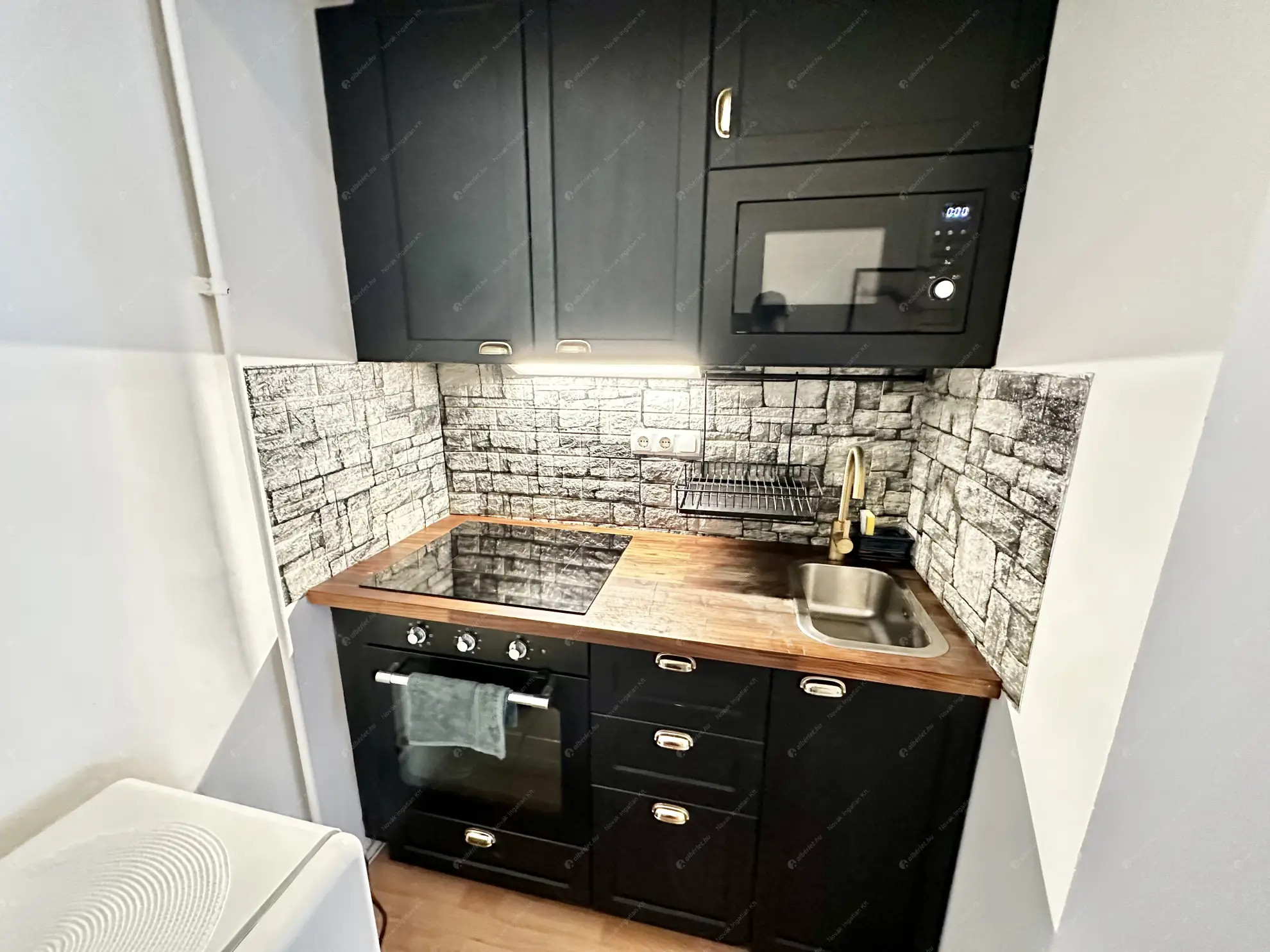 Kiadó albérlet 245000 Ft/hó áron: Budapest, I. kerület  Bem rakpart. Mérete: 35 nm, 2 szobás | Alberlet.hu - 6575240