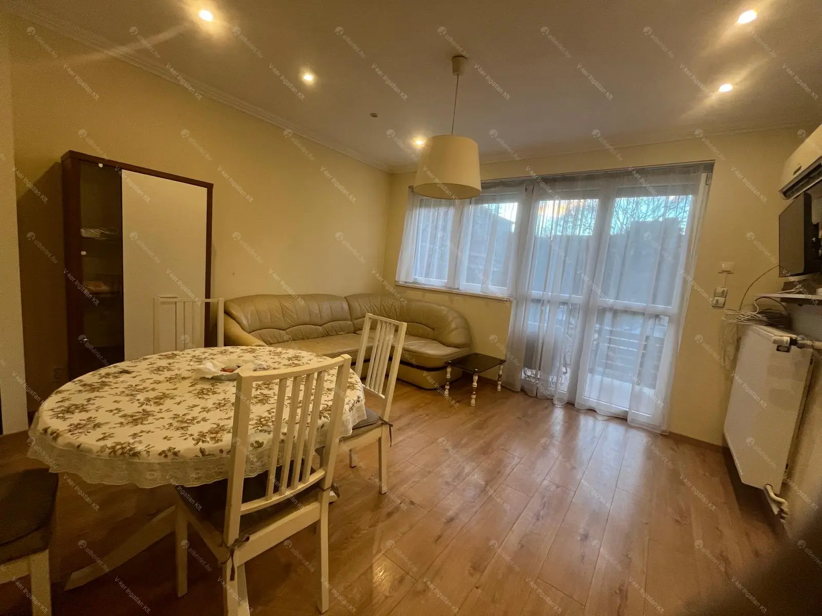 Kiadó albérlet 270000 Ft/hó áron: Budapest, I. kerület  Bem rakpart. Mérete: 50 nm, 2 szobás | Alberlet.hu - 6687756