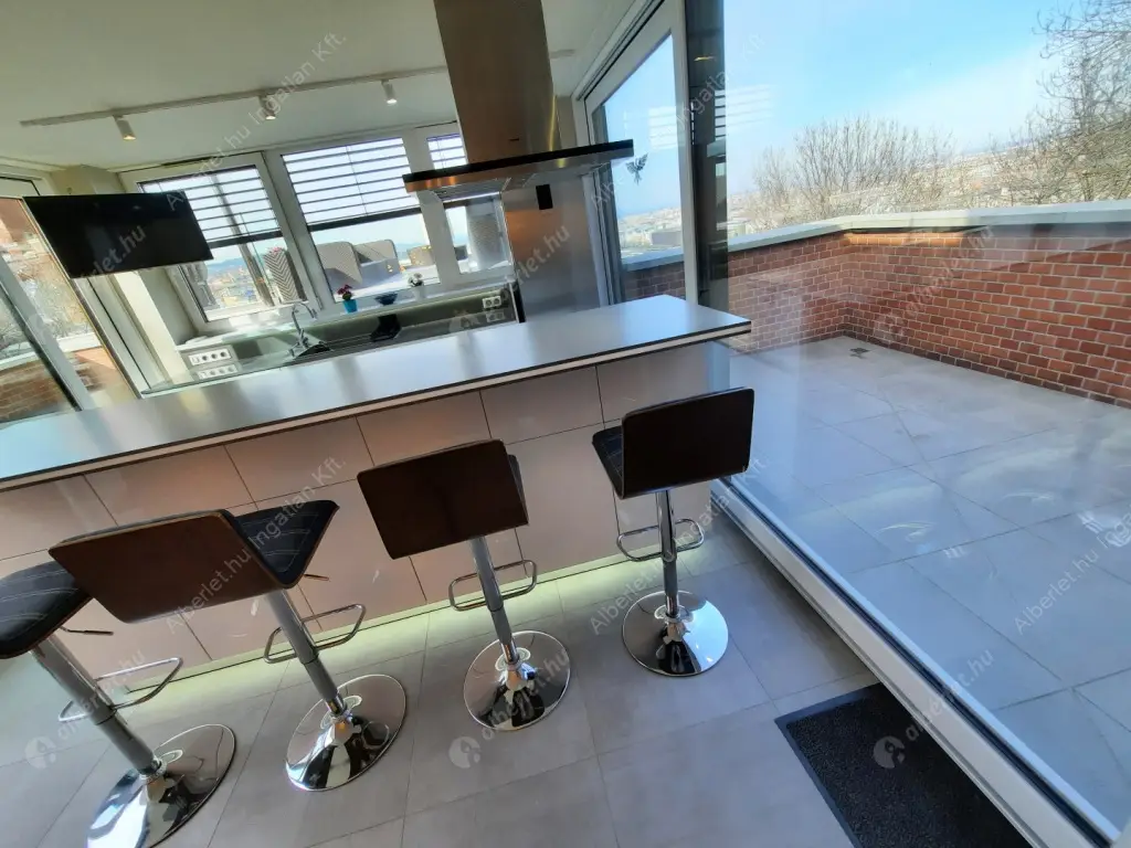 Kiadó albérlet 1600000 Ft/hó áron: Budapest, I. kerület  Bérc utca. Mérete: 160 nm, 5 szobás | Alberlet.hu - 6597986