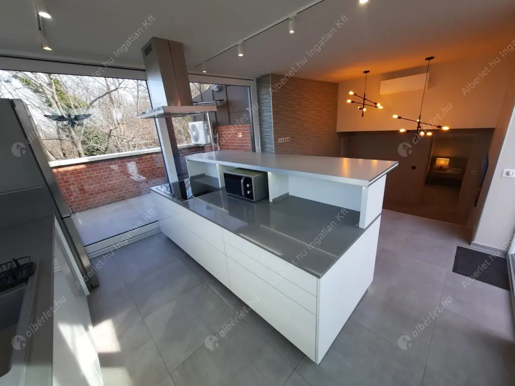 Kiadó albérlet 1600000 Ft/hó áron: Budapest, I. kerület  Bérc utca. Mérete: 160 nm, 5 szobás | Alberlet.hu - 6597987