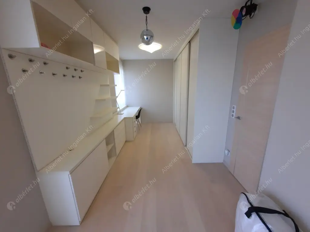 Kiadó albérlet 1600000 Ft/hó áron: Budapest, I. kerület  Bérc utca. Mérete: 160 nm, 5 szobás | Alberlet.hu - 6597995