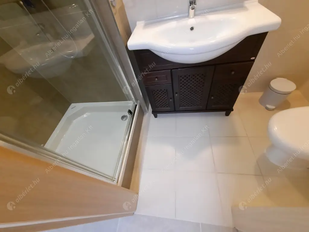 Kiadó albérlet 1600000 Ft/hó áron: Budapest, I. kerület  Bérc utca. Mérete: 160 nm, 5 szobás | Alberlet.hu - 6598001