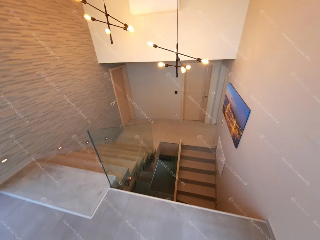 Kiadó albérlet 1700000 Ft/hó áron: Budapest, I. kerület  Bérc utca. Mérete: 160 nm, 5 szobás | Alberlet.hu - 6681702