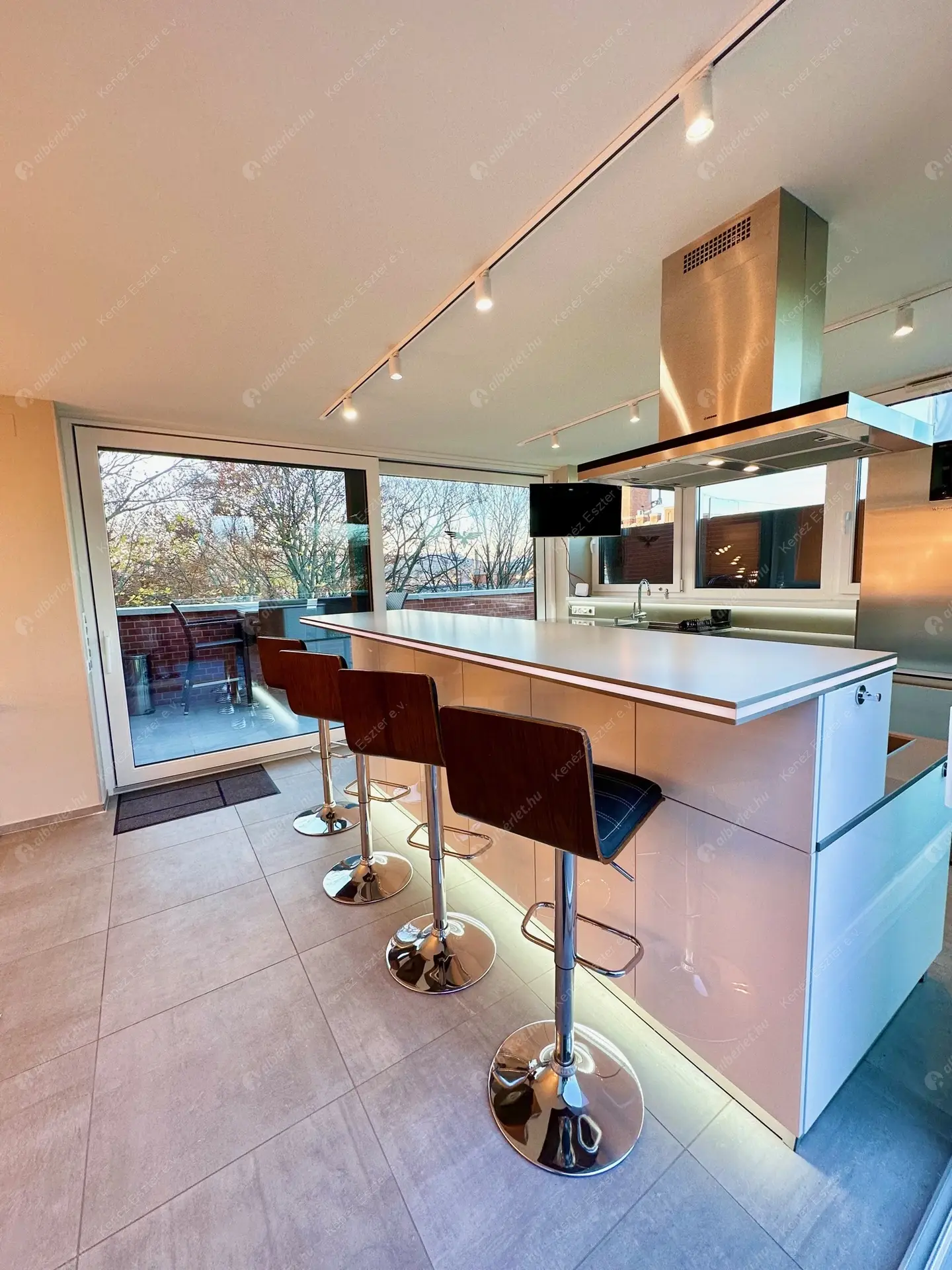 Kiadó albérlet 1542000 Ft/hó áron: Budapest, I. kerület  Bérc utca. Mérete: 167 nm, 4 szobás | Alberlet.hu - 6475565