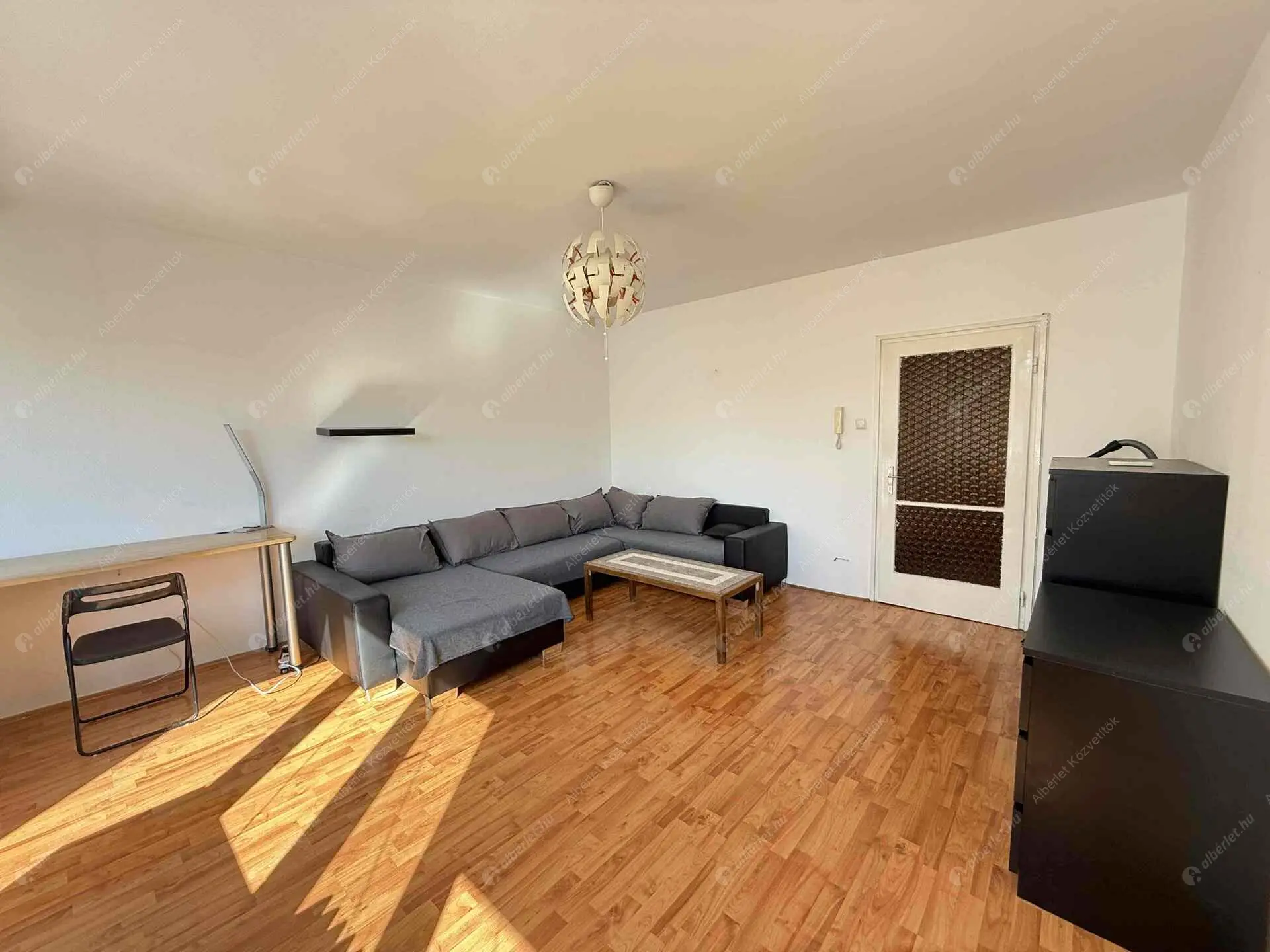 Kiadó albérlet 200000 Ft/hó áron: Budapest, I. kerület  Csalogány utca. Mérete: 36 nm, 1 szobás | Alberlet.hu - 6543567