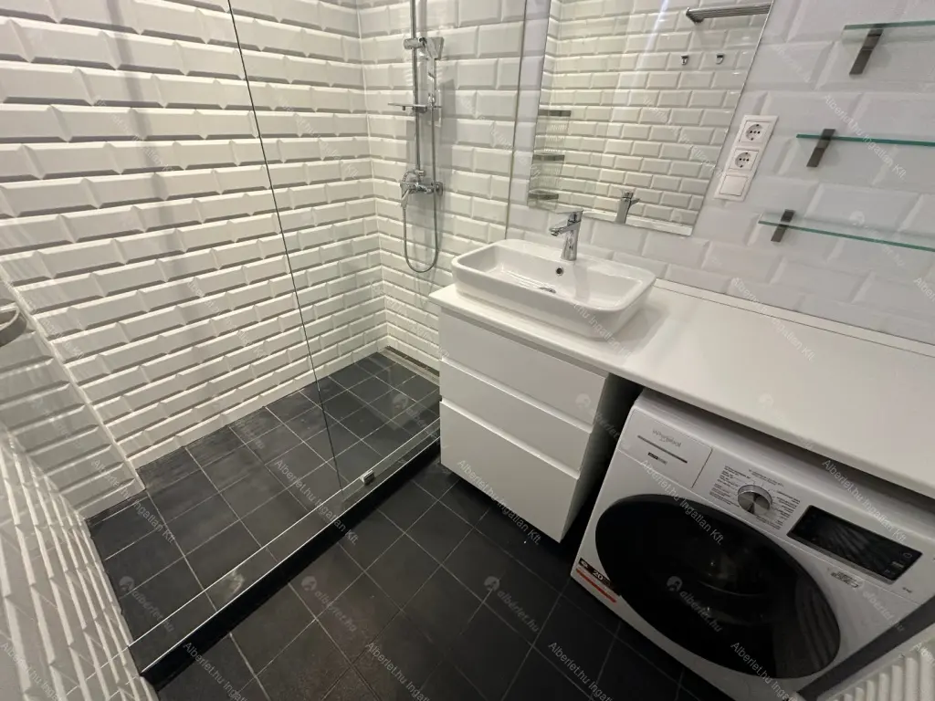 Kiadó albérlet 380000 Ft/hó áron: Budapest, I. kerület  Csalogány utca. Mérete: 65 nm, 3 szobás | Alberlet.hu - 6692870