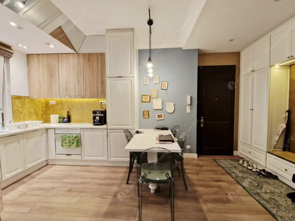 Kiadó albérlet 310000 Ft/hó áron: Budapest, I. kerület  Fiath János utca. Mérete: 48 nm, 2 szobás | Alberlet.hu - 6581374