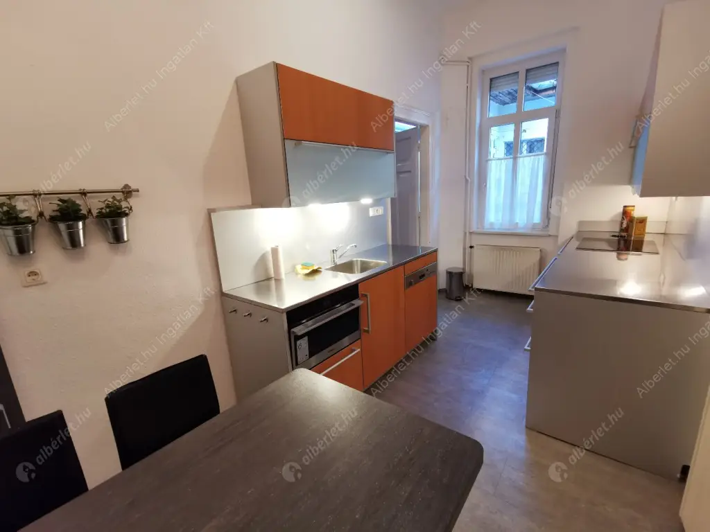 Kiadó albérlet 499000 Ft/hó áron: Budapest, I. kerület  Fő utca. Mérete: 127 nm, 4 szobás | Alberlet.hu - 6585913
