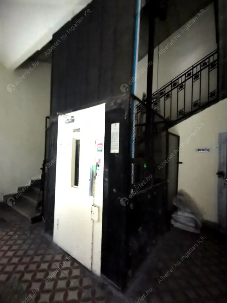 Kiadó albérlet 499000 Ft/hó áron: Budapest, I. kerület  Fő utca. Mérete: 127 nm, 4 szobás | Alberlet.hu - 6585936