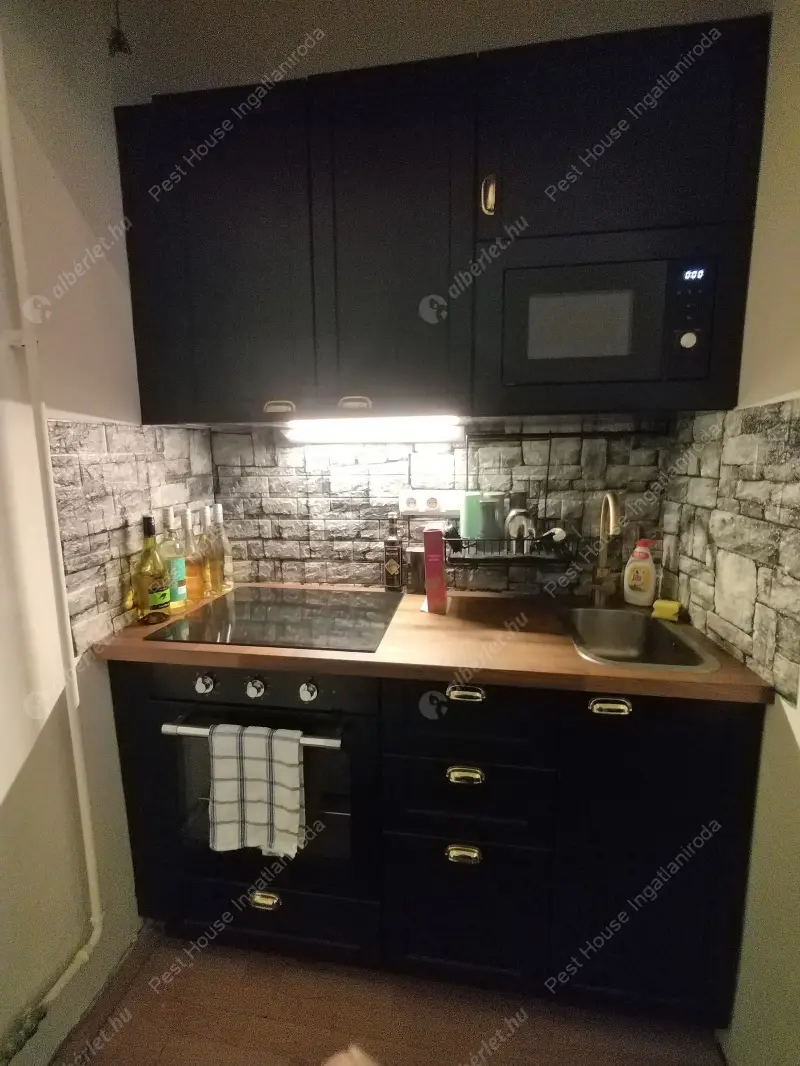 Kiadó albérlet 245000 Ft/hó áron: Budapest, I. kerület  Fő utca. Mérete: 35 nm, 1 szobás | Alberlet.hu - 6546022