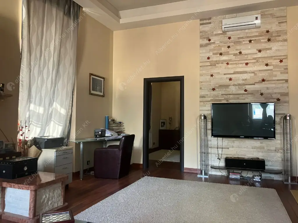 Kiadó albérlet 630000 Ft/hó áron: Budapest, I. kerület  Fő utca. Mérete: 96 nm, 2 szobás | Alberlet.hu - 6611685