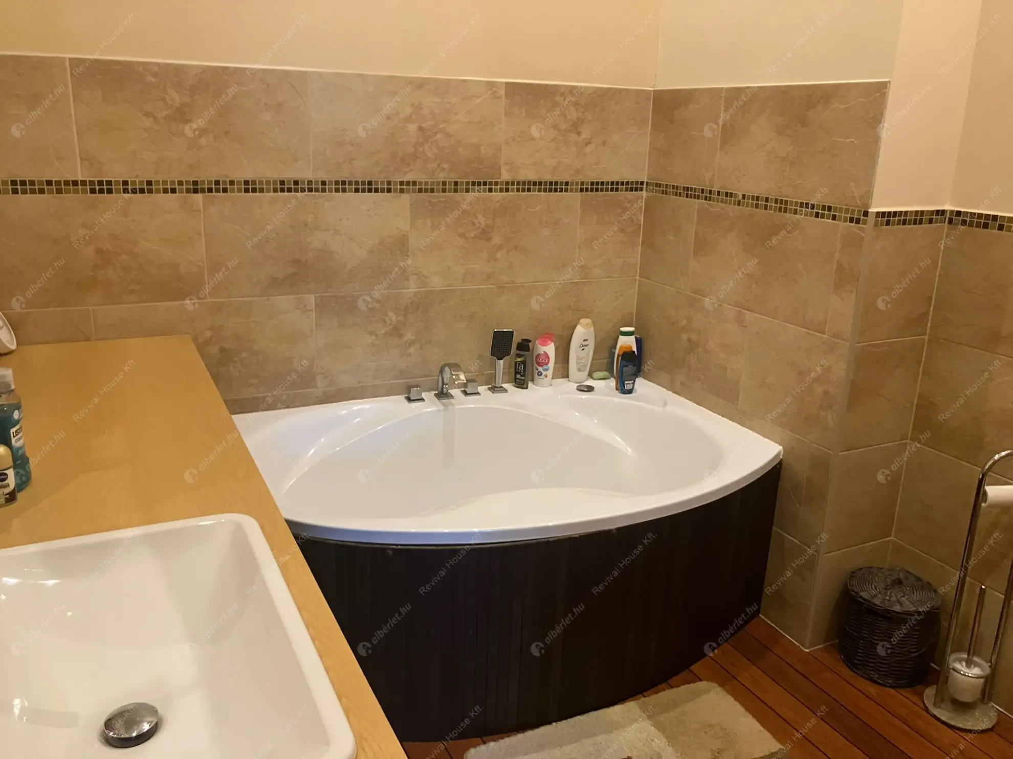 Kiadó albérlet 619000 Ft/hó áron: Budapest, I. kerület  Fő utca. Mérete: 96 nm, 3 szobás | Alberlet.hu - 6607230