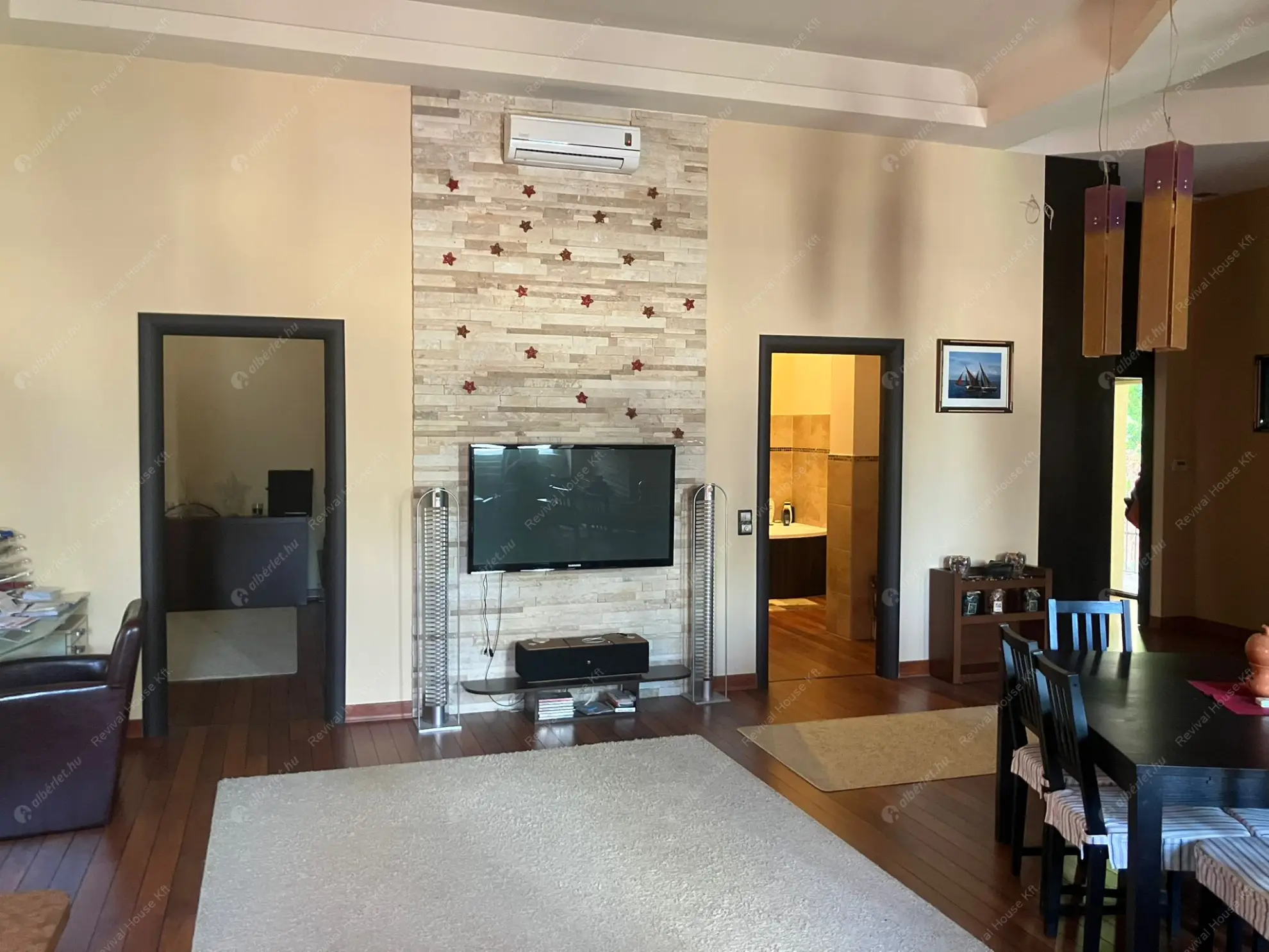 Kiadó albérlet 619000 Ft/hó áron: Budapest, I. kerület  Fő utca. Mérete: 96 nm, 3 szobás | Alberlet.hu - 6607236