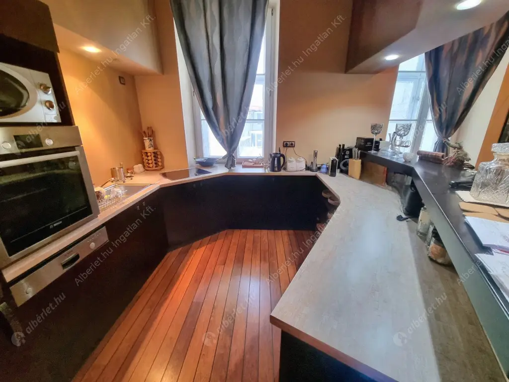 Kiadó albérlet 590000 Ft/hó áron: Budapest, I. kerület  Fő utca. Mérete: 96 nm, 3 szobás | Alberlet.hu - 6619712