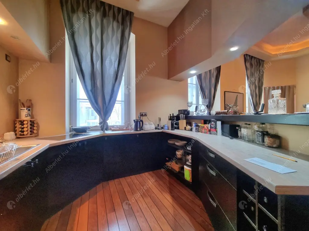 Kiadó albérlet 590000 Ft/hó áron: Budapest, I. kerület  Fő utca. Mérete: 96 nm, 3 szobás | Alberlet.hu - 6619713