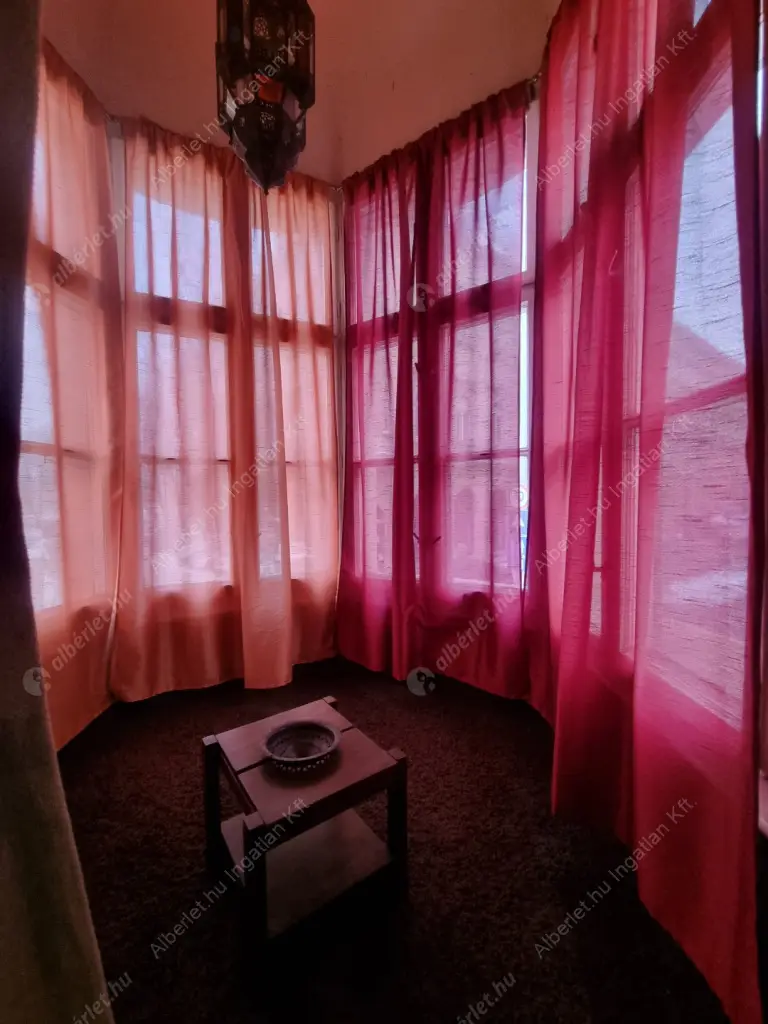 Kiadó albérlet 590000 Ft/hó áron: Budapest, I. kerület  Fő utca. Mérete: 96 nm, 3 szobás | Alberlet.hu - 6619721