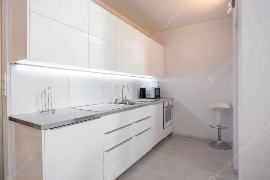 Kiadó albérlet 349000 Ft/hó áron: Budapest, I. kerület  Gellérthegy utca. Mérete: 55 nm, 1 szobás | Alberlet.hu - 6515196