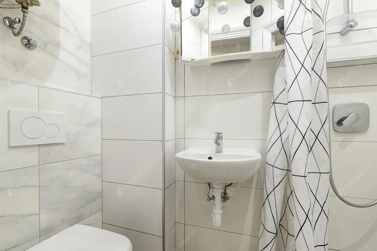 Kiadó albérlet 230000 Ft/hó áron: Budapest, I. kerület  Hattyú utca. Mérete: 35 nm, 2 szobás | Alberlet.hu - 5172154