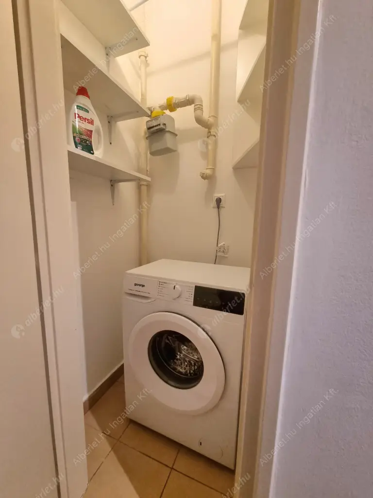 Kiadó albérlet 255000 Ft/hó áron: Budapest, I. kerület  Hattyú utca. Mérete: 46 nm, 2 szobás | Alberlet.hu - 6584404